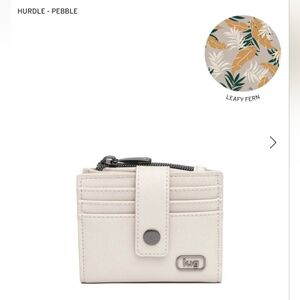 Lug Hurdle Pebble Wallet in Cream